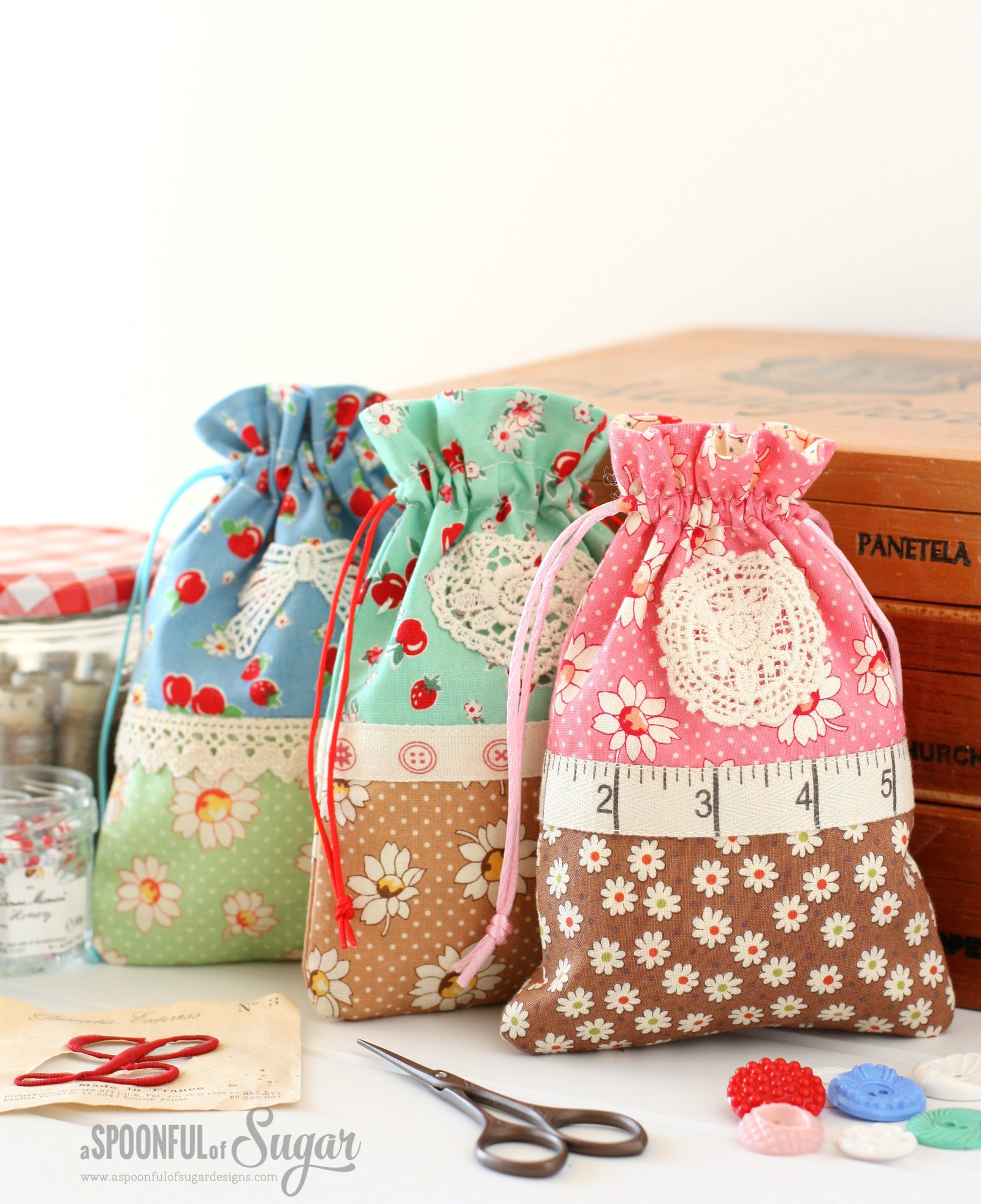 Drawstring Bag in Retro Print with Pink Bows from The Farmer/'s Daughter
