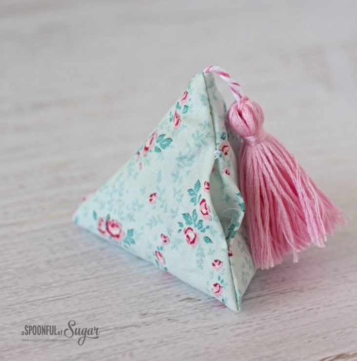 Pyramid Weight sewing tutorial by A Spoonful of Sugar