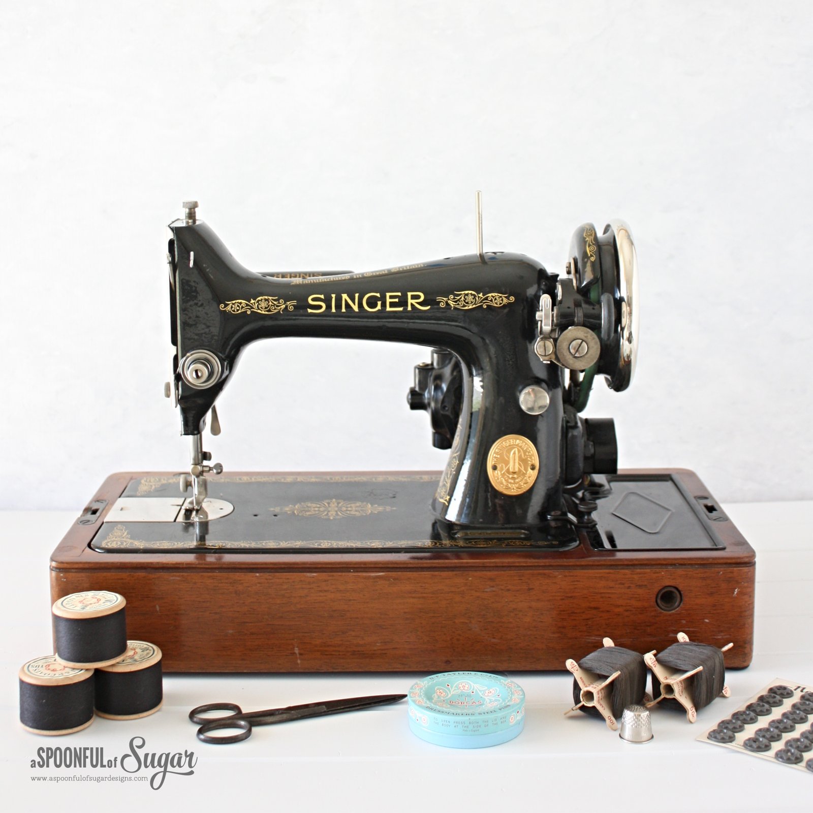 1900 Singer Sewing Machine - YaqutKeenan