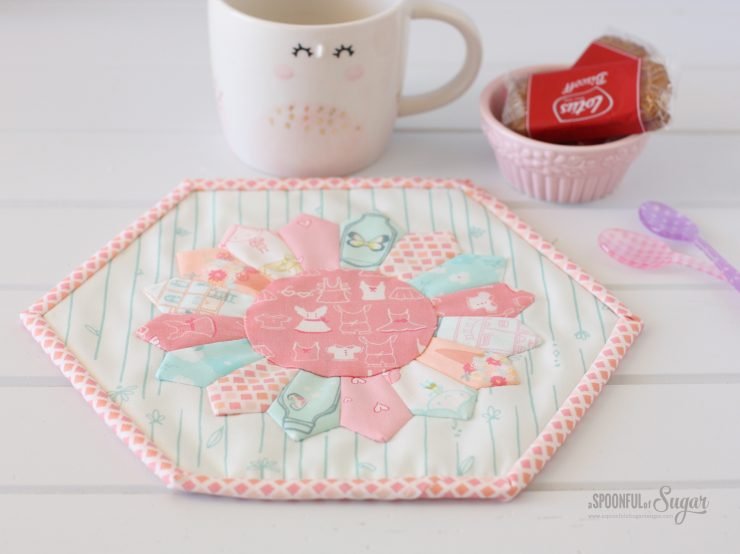 Dresden Placemat pdf Sewing Pattern by A Spoonful of Sugar. Available in Etsy store.