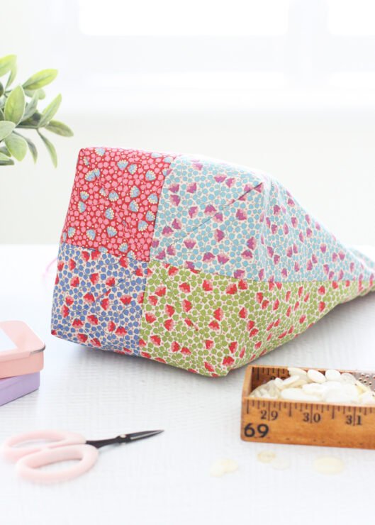 Quadra Pouch (3 Sizes) Beginner Friendy and scrap friendly sewing pattern by A Spoonful of Sugar Designs. www.shop.aspoonfulofsugardesigns.com