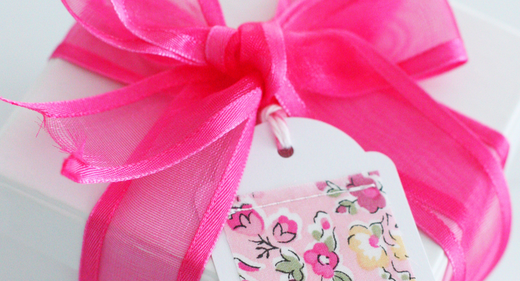 Liberty Scrap Gift Tags – A Quick, Pretty Project for Using Tiny Fabric Offcuts